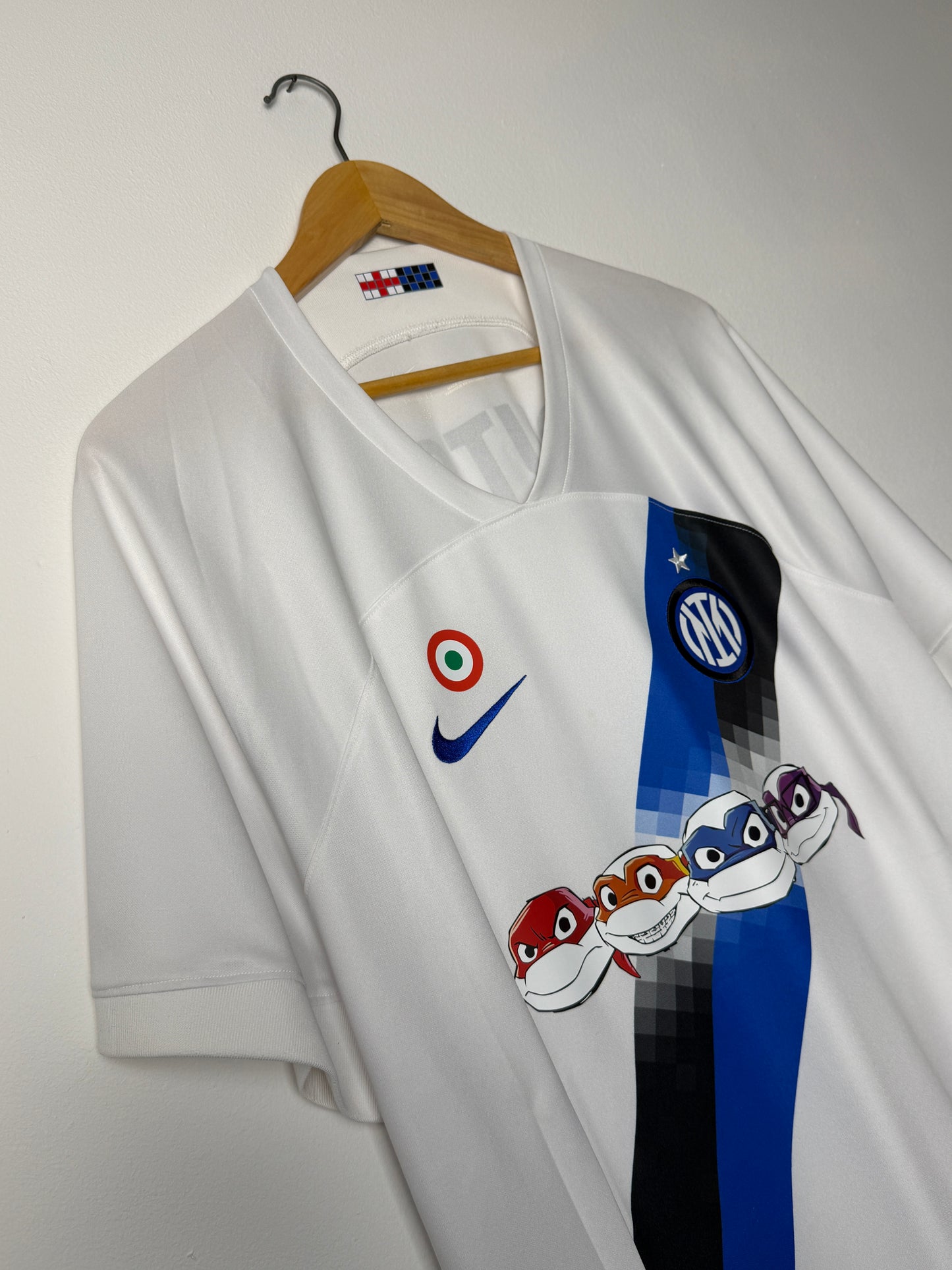 Lautaro Martinez Inter Milan 2023-24 away football shirt (XL)