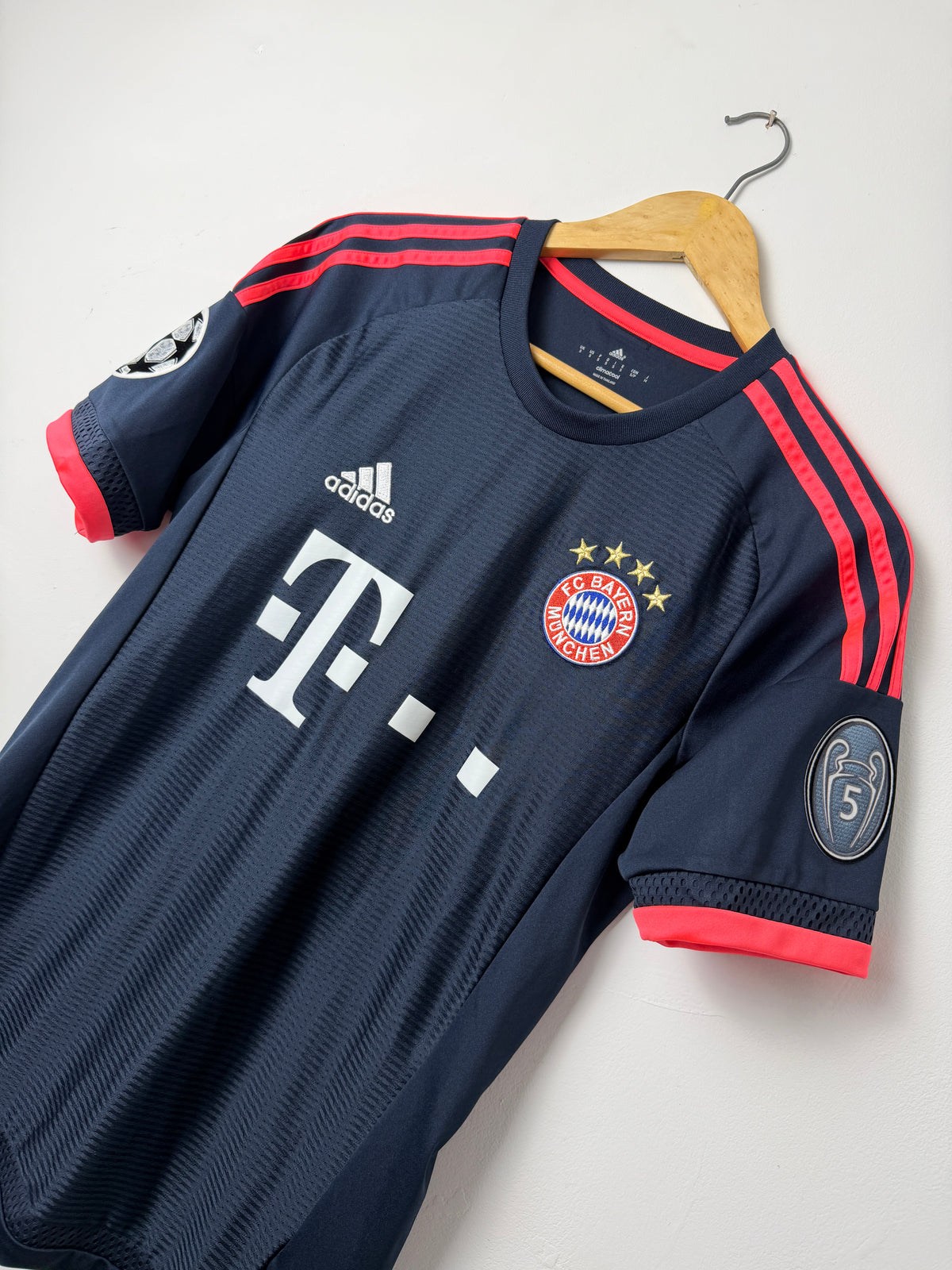 Douglas Costa Bayern Munich 2015-16 third football shirt (S)