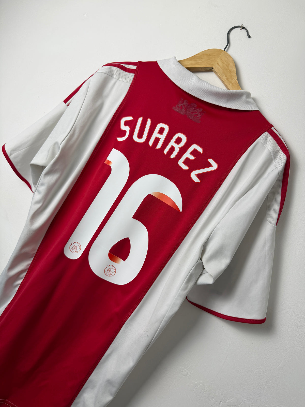 Luis Suarez AFC Ajax 2008-09 home football shirt (M)