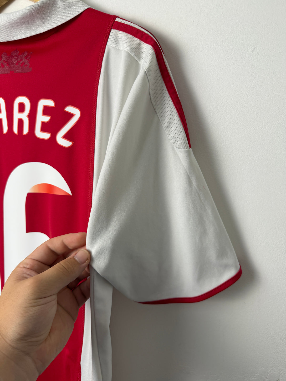 Luis Suarez AFC Ajax 2008-09 home football shirt (M)