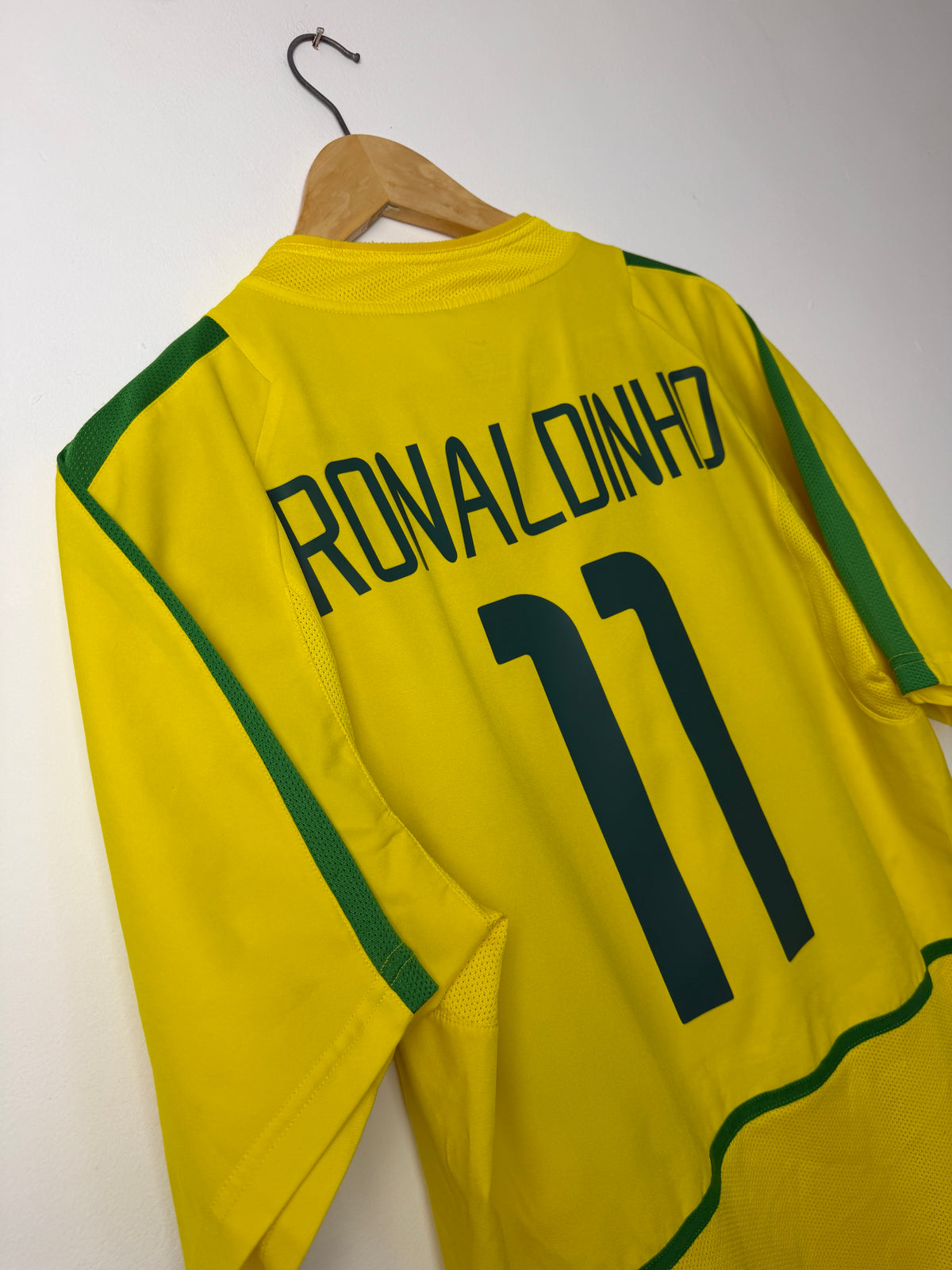 Ronaldinho Brazil 2002 World Cup home football shirt (M)