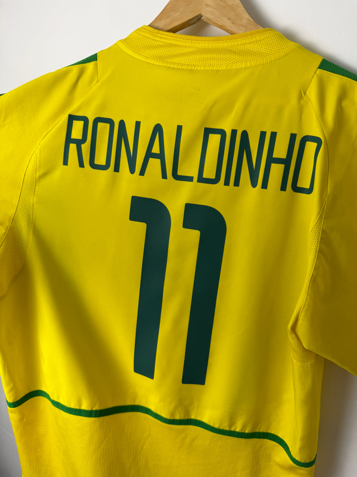 Ronaldinho Brazil 2002 World Cup home football shirt (M)