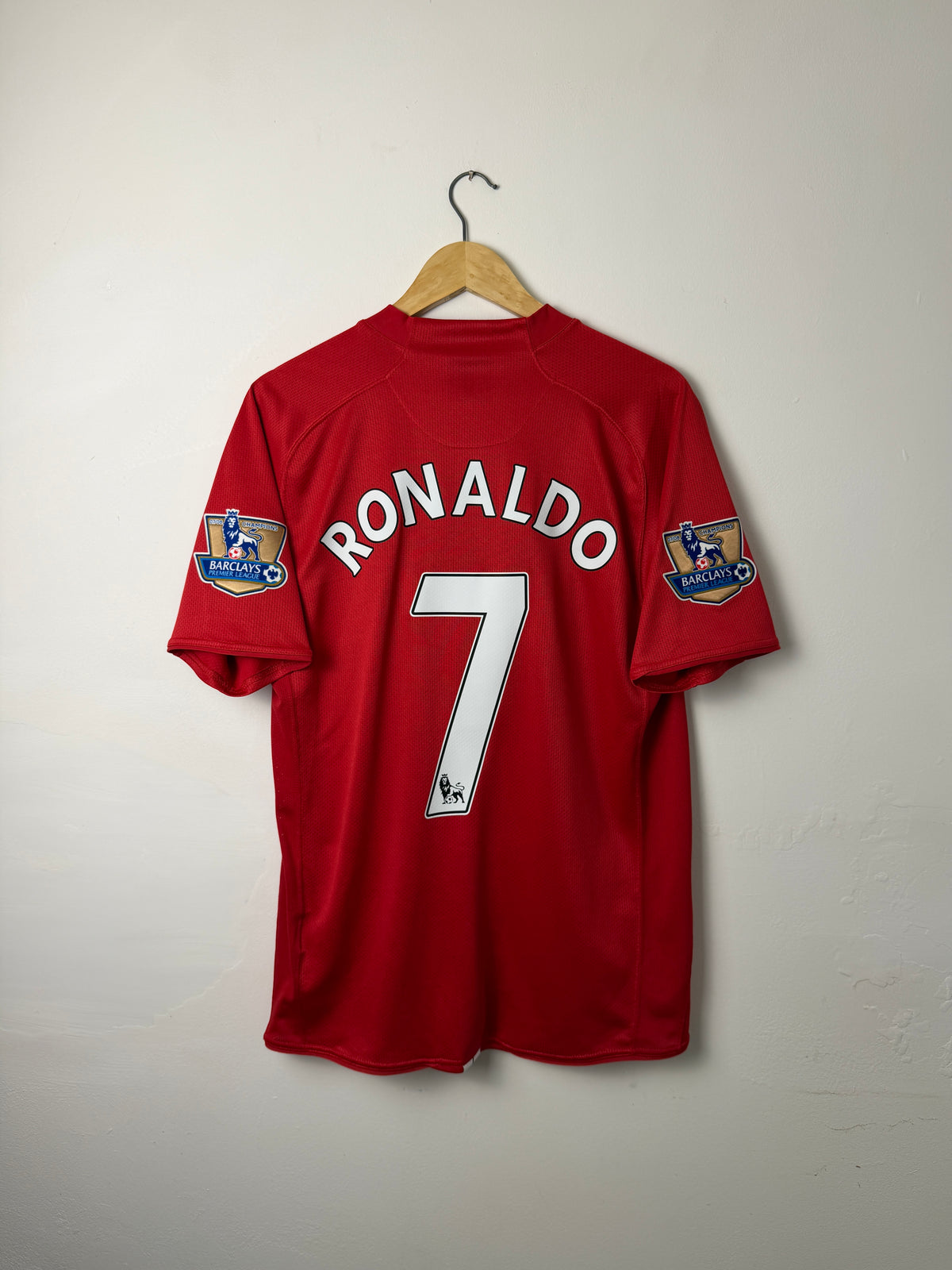 Cristiano Ronaldo Manchester United 2007-09 home football shirt (M)