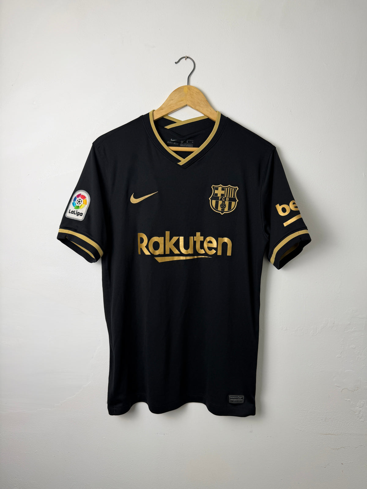 Lionel Messi FC Barcelona 2020-21 away football shirt (M)