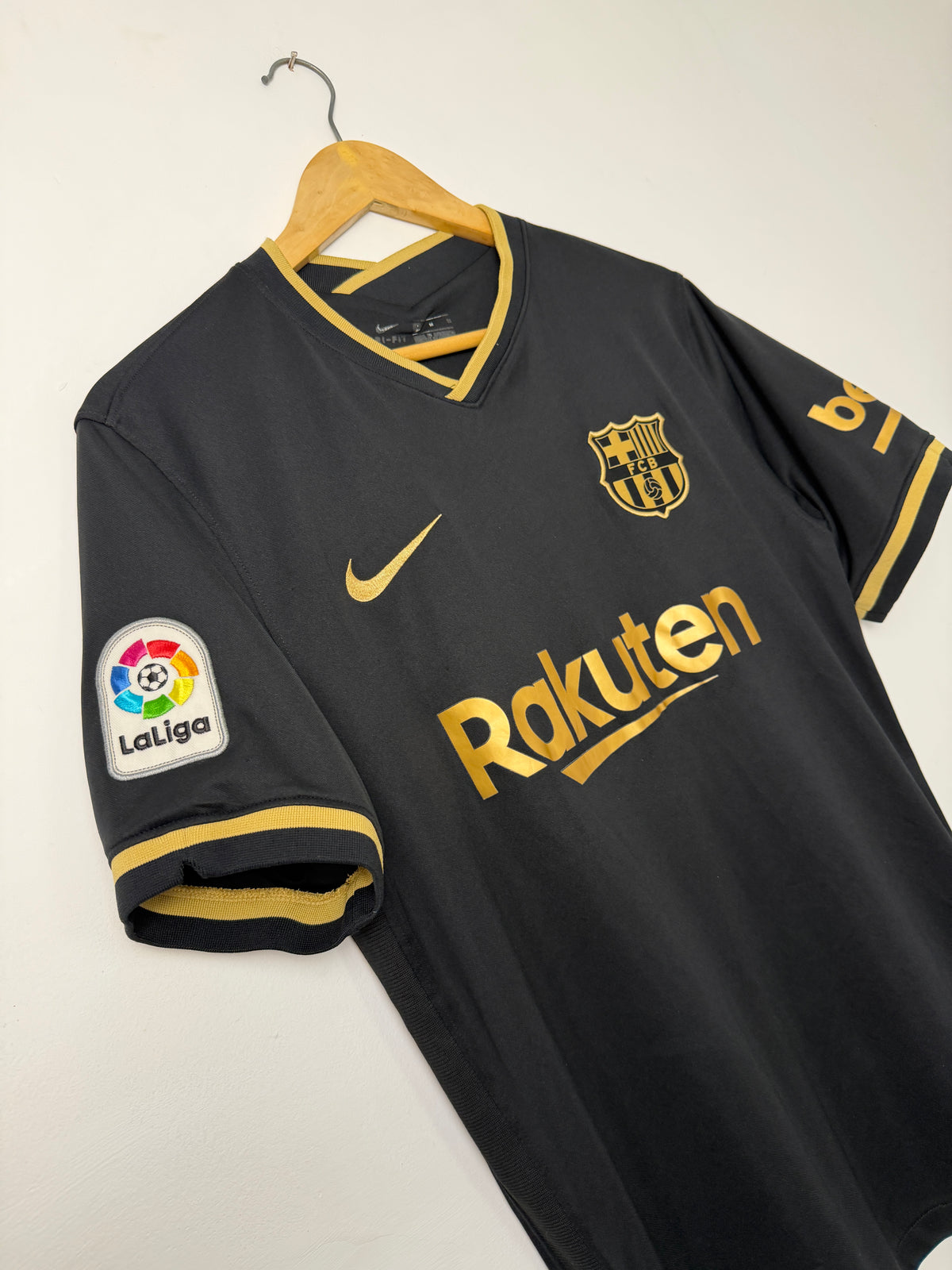 Lionel Messi FC Barcelona 2020-21 away football shirt (M)
