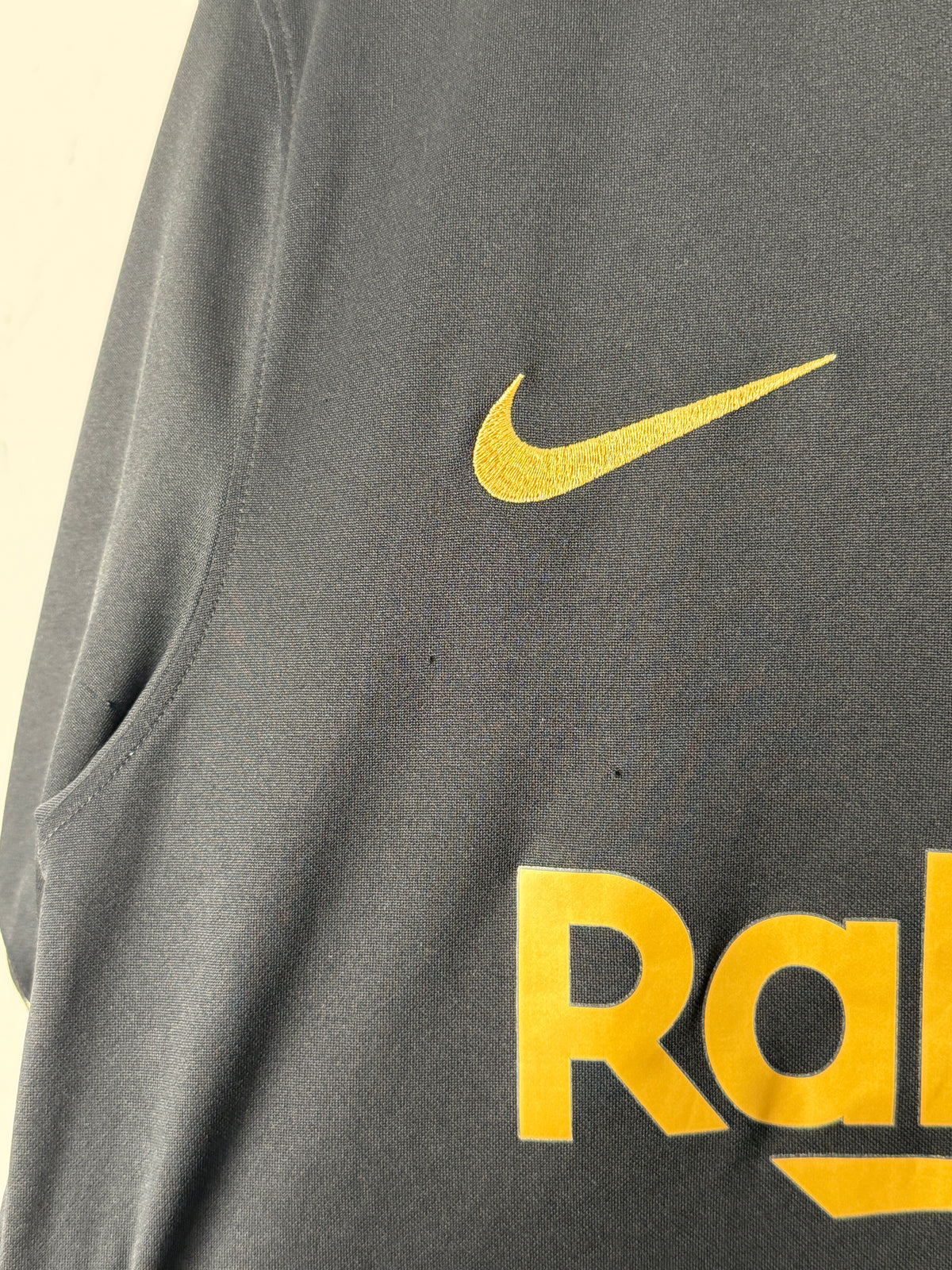 Lionel Messi FC Barcelona 2020-21 away football shirt (M)