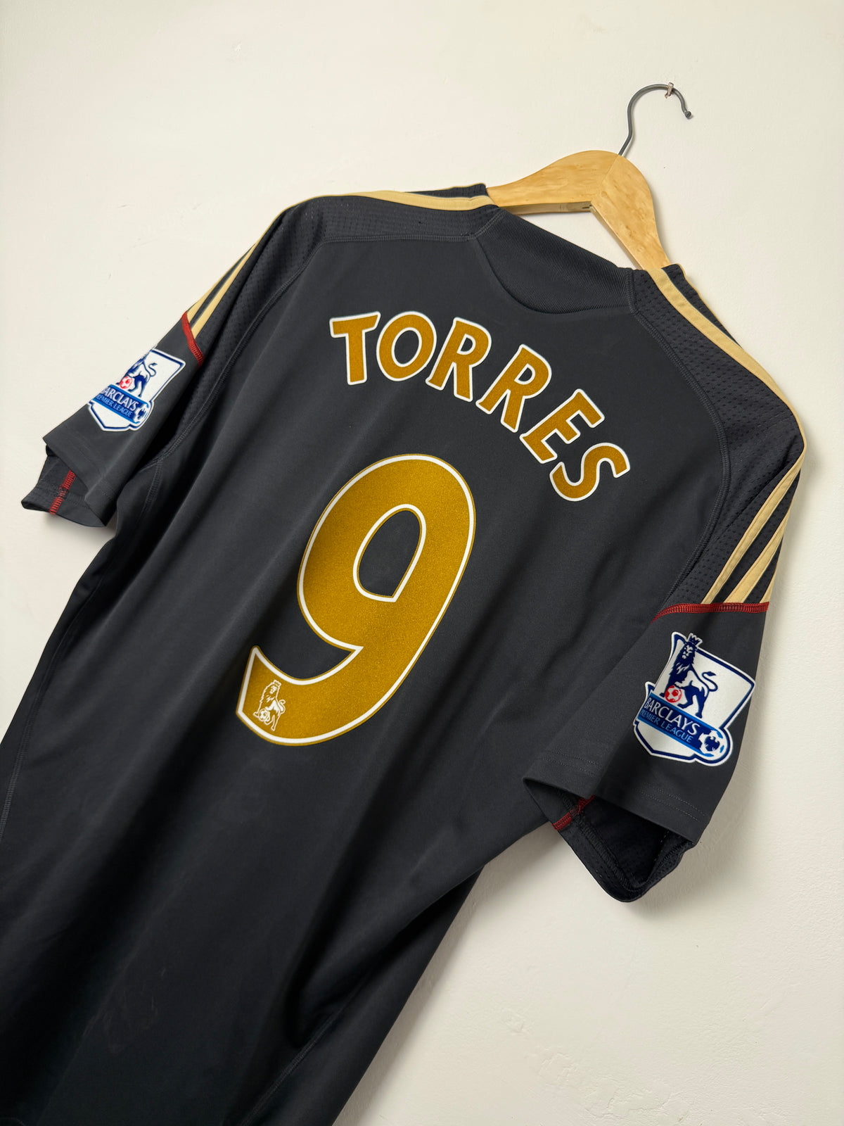 Fernando Torres Liverpool FC 2009-10 away football shirt (L)