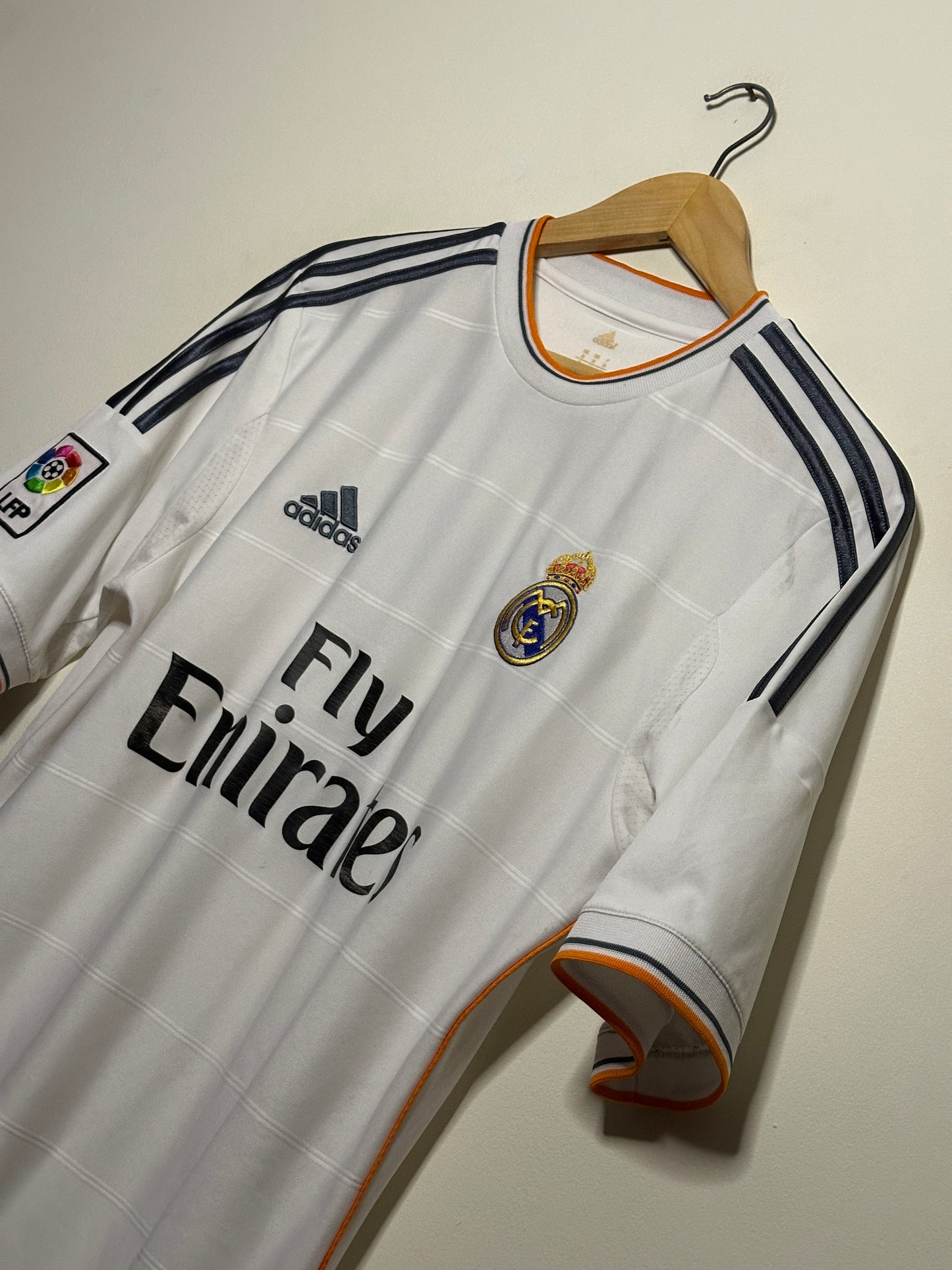 Cristiano Ronaldo Real Madrid CF 2013-14 home football shirt (M)