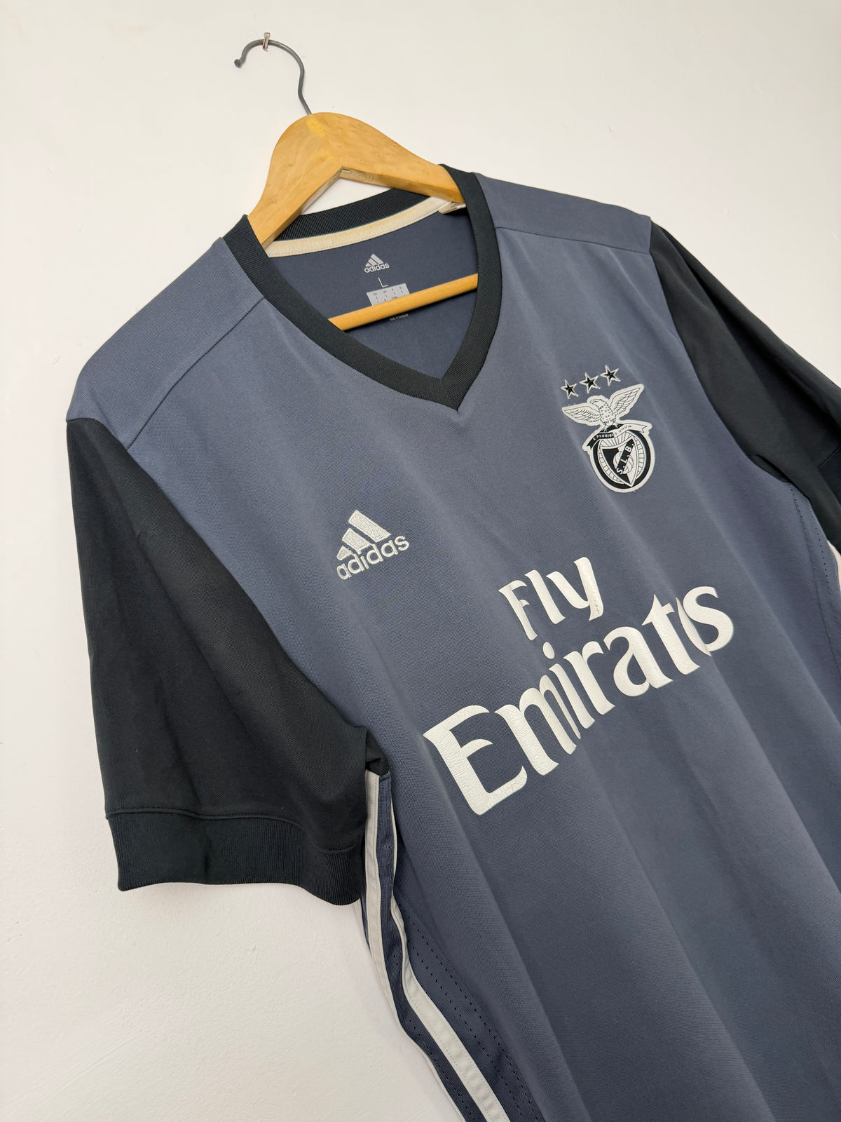 Jonas S.L. Benfica 2017-18 away football shirt (L)
