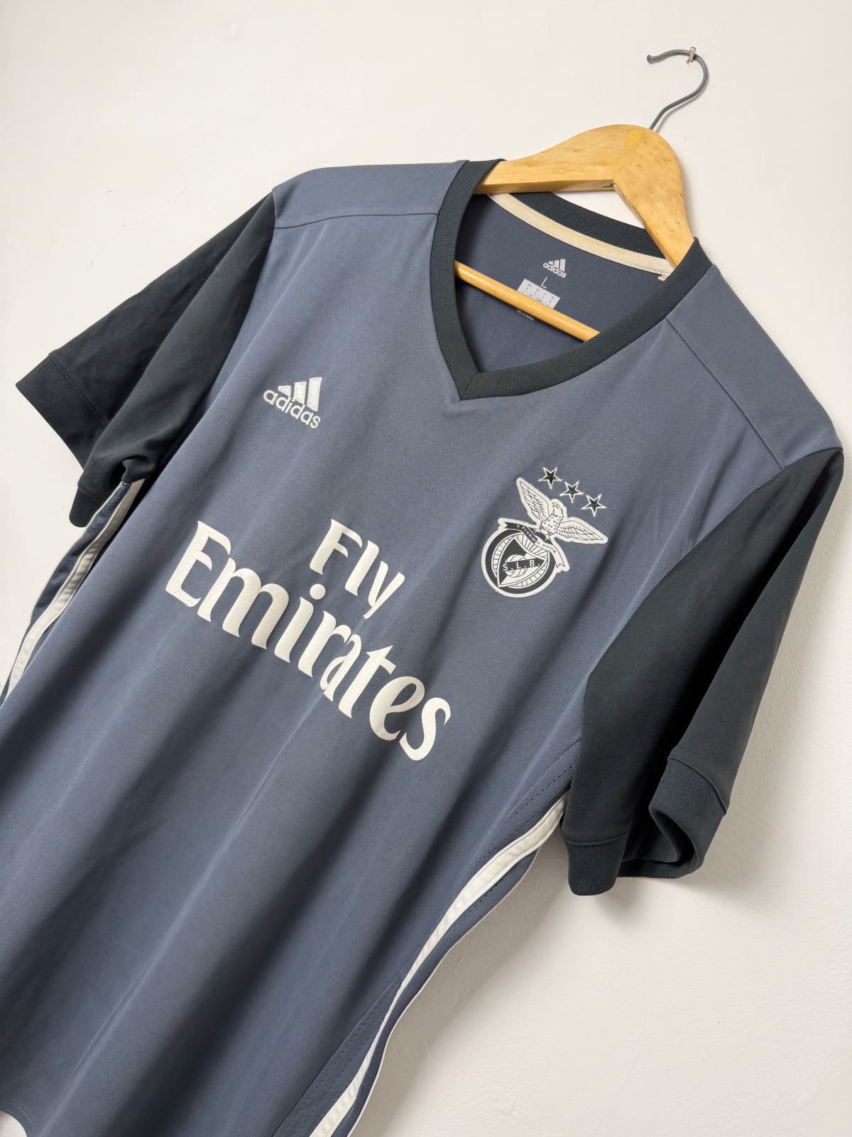Jonas S.L. Benfica 2017-18 away football shirt (L)