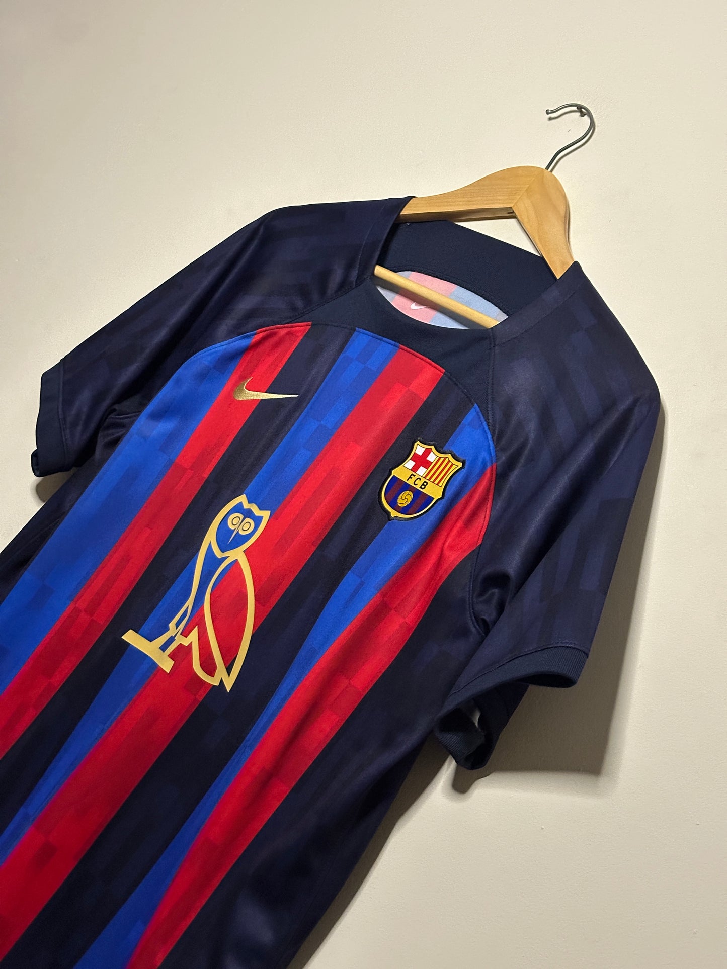 Robert Lewandowski FC Barcelona x OVO 2022-23 home football shirt (L)
