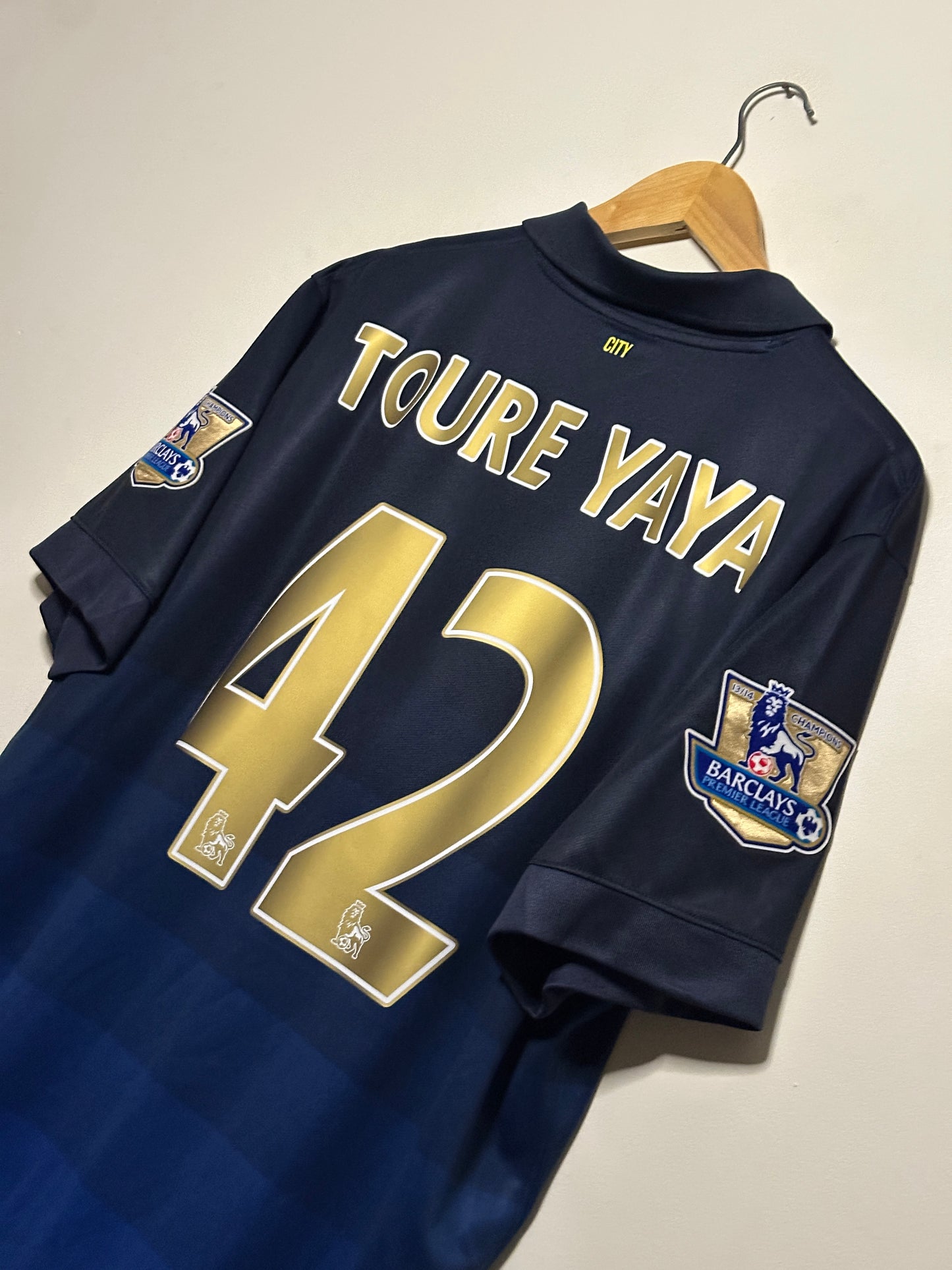 Yaya Toure Manchester City FC 2014-15 away football shirt (XL)