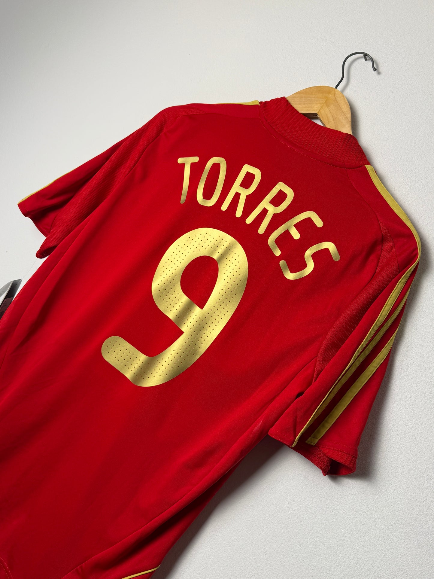 Fernando Torres Spain 2008 home football shirt (M)
