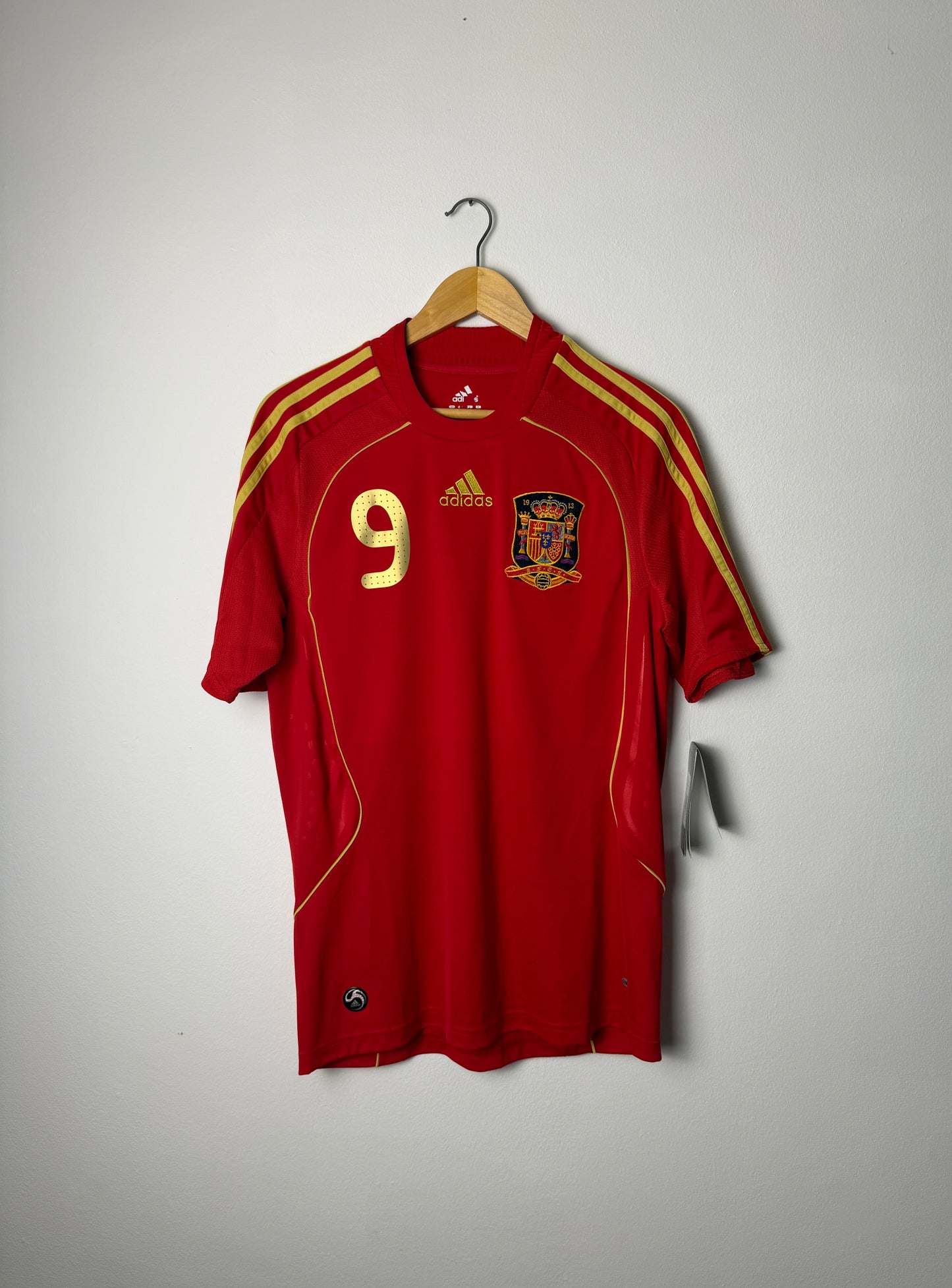 Fernando Torres Spain 2008 home football shirt (M)