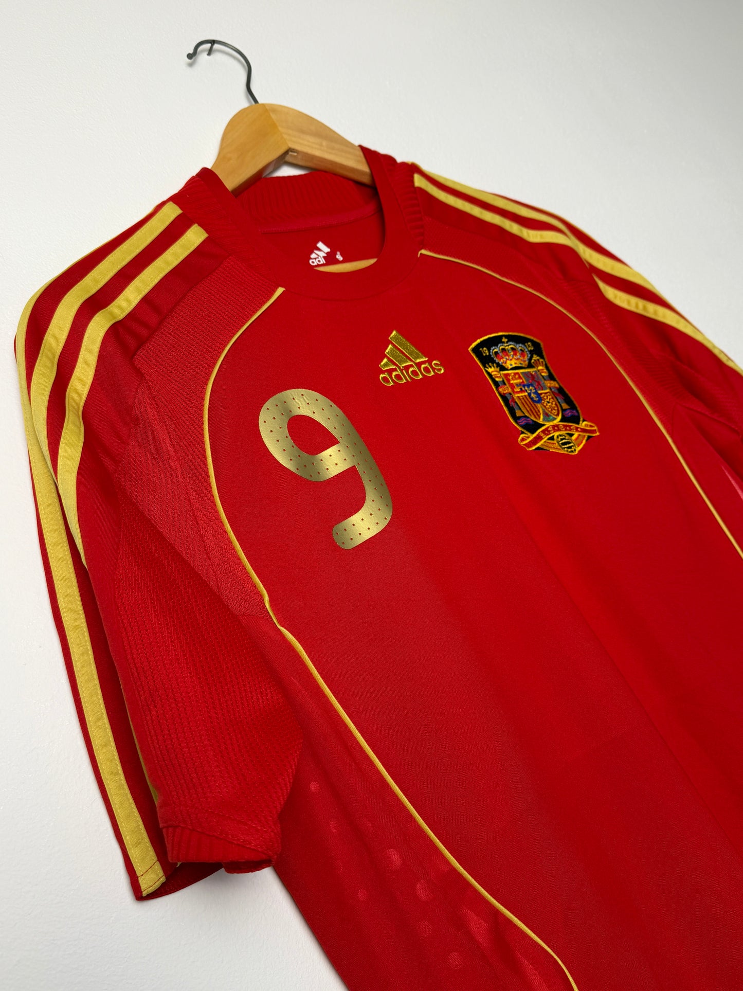 Fernando Torres Spain 2008 home football shirt (M)