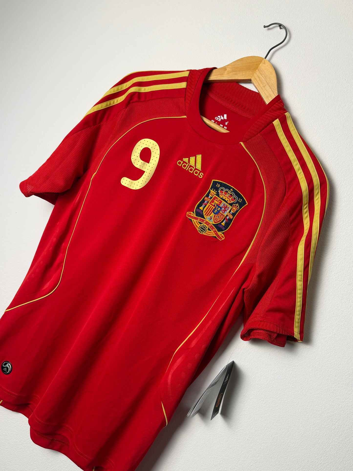 Fernando Torres Spain 2008 home football shirt (M)