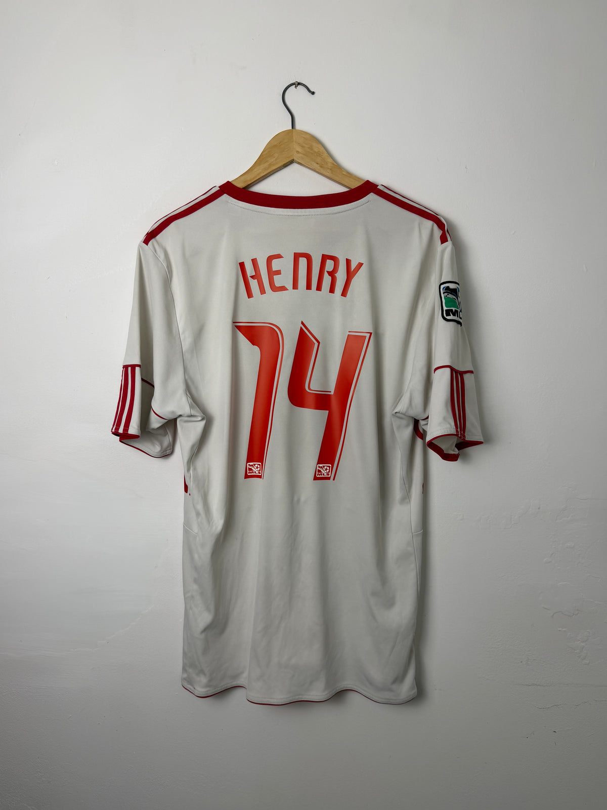 Thierry Henry New York Red Bulls 2010 home football shirt (XL)