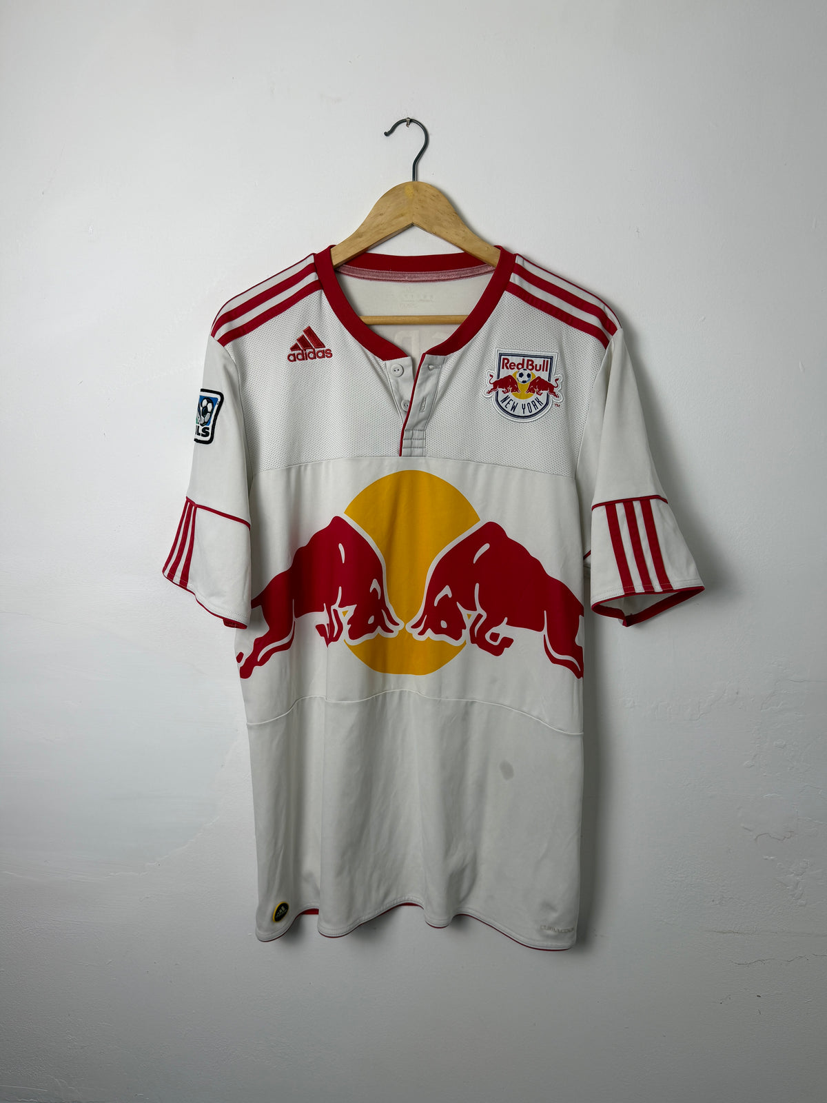 Thierry Henry New York Red Bulls 2010 home football shirt (XL)
