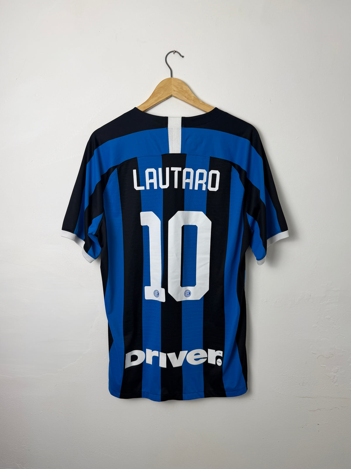 Lautaro Martinez Inter Milan VAPORKNIT 2019-20 home football shirt (XL)