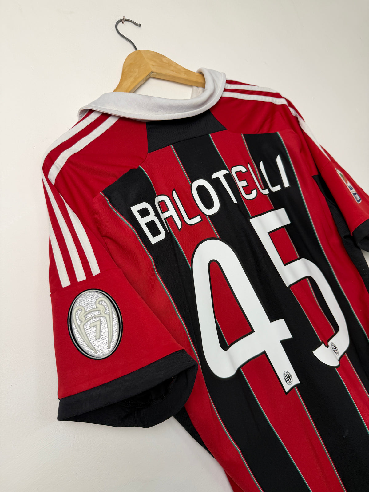 Mario Balotelli AC Milan 2012-13 home football shirt (XL)