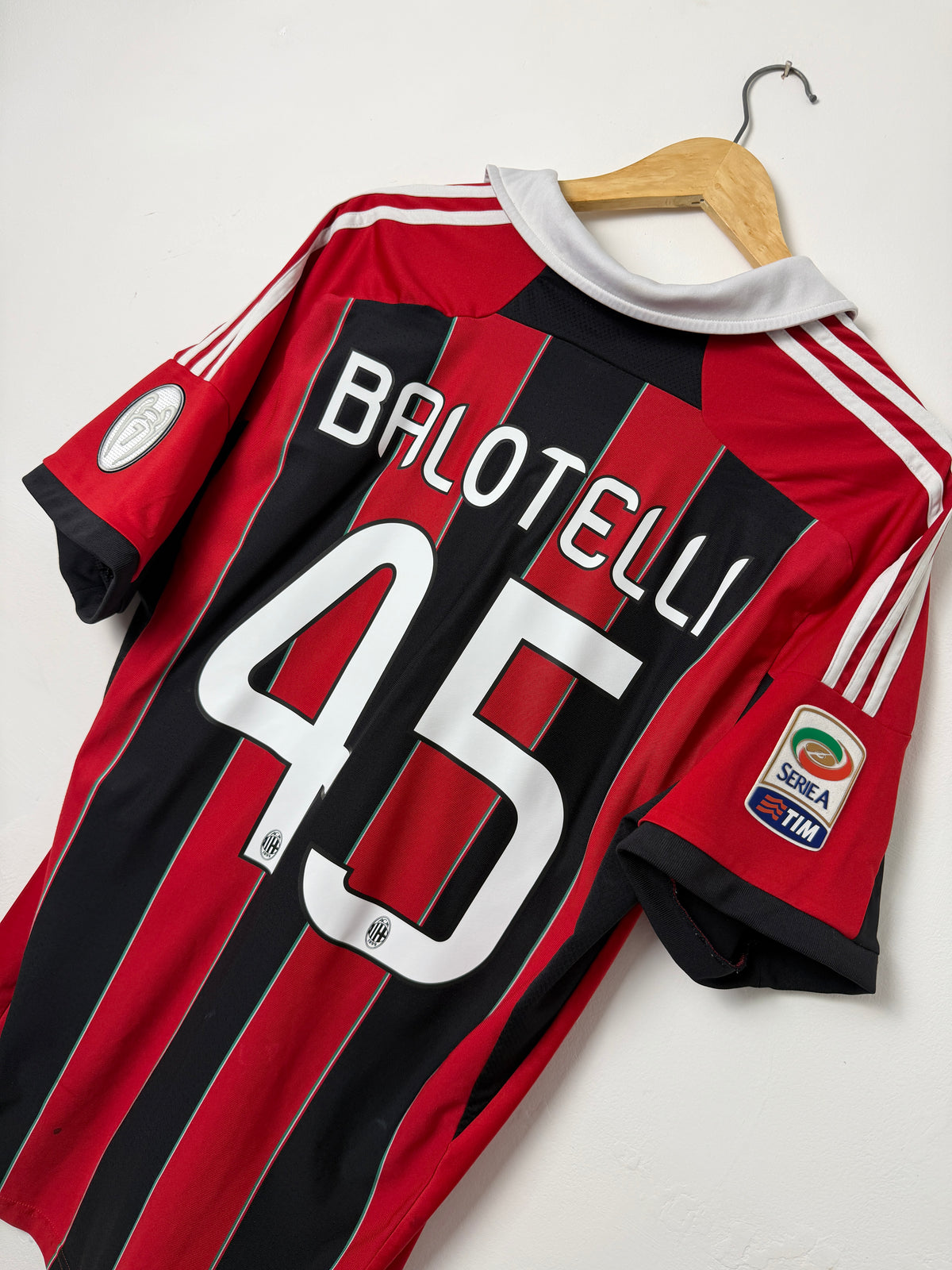 Mario Balotelli AC Milan 2012-13 home football shirt (XL)