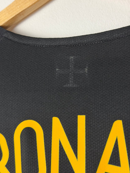 Cristiano Ronaldo Portugal 2006 away football shirt (L)