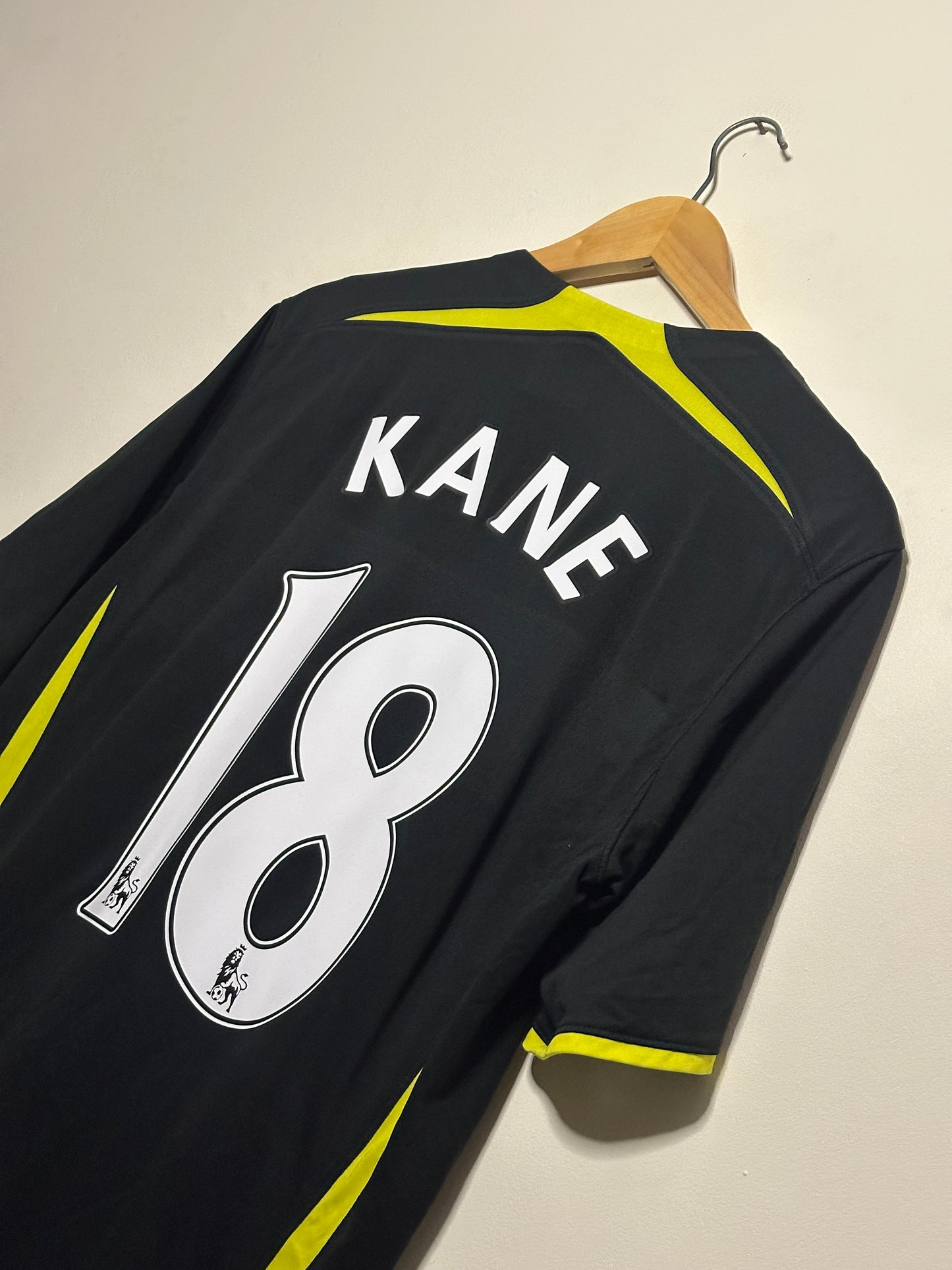 Harry Kane Tottenham Hotspur 2014-15 away football shirt (M)