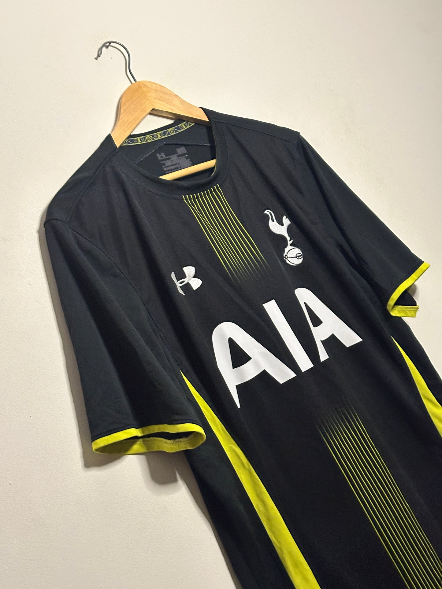 Harry Kane Tottenham Hotspur 2014-15 away football shirt (M)