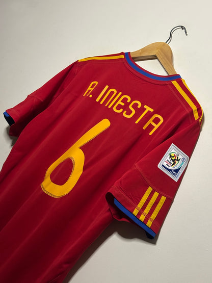Andres Iniesta Spain 2010 home football shirt (L)