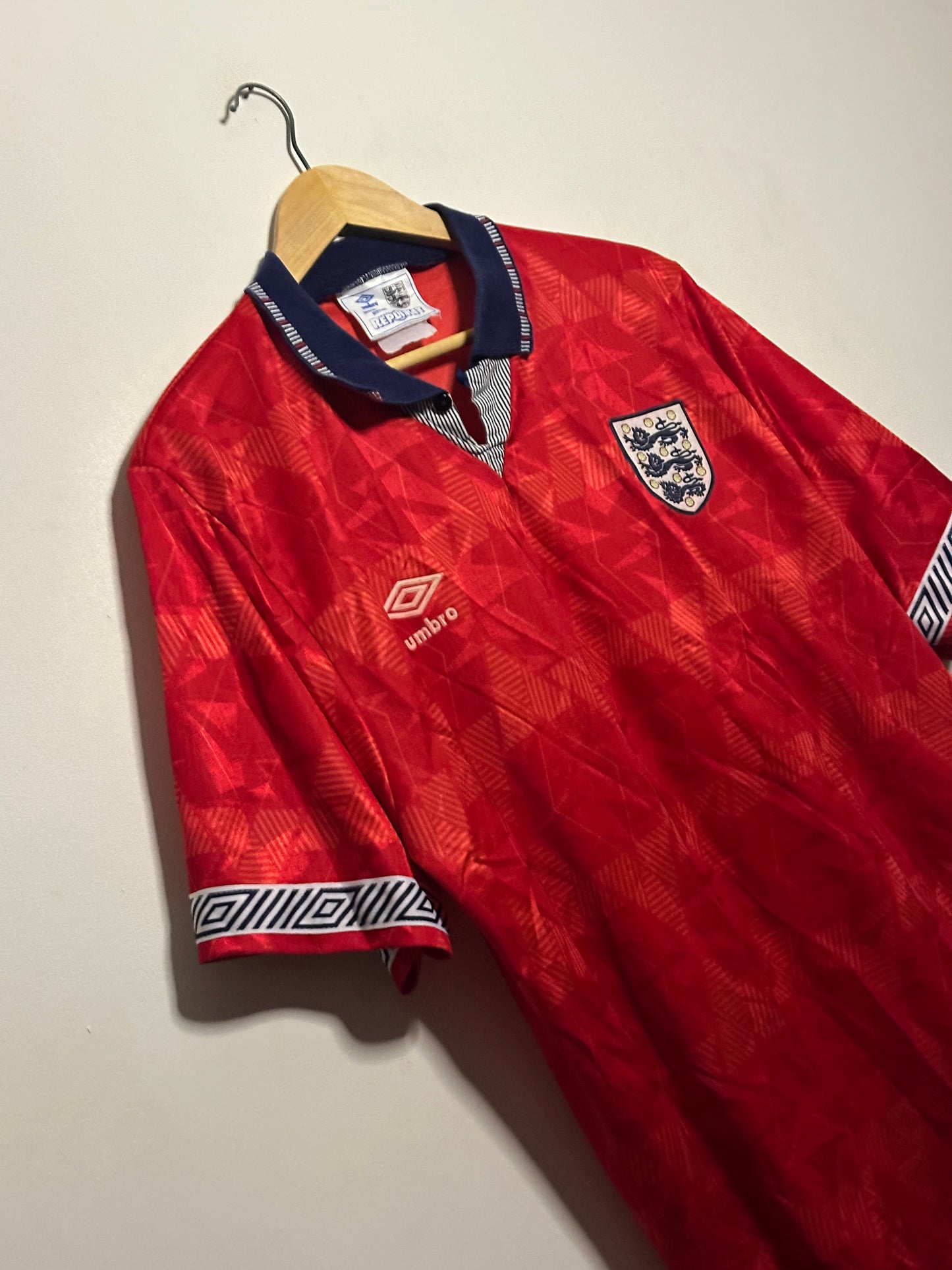 England 1990 away football shirt (XL)