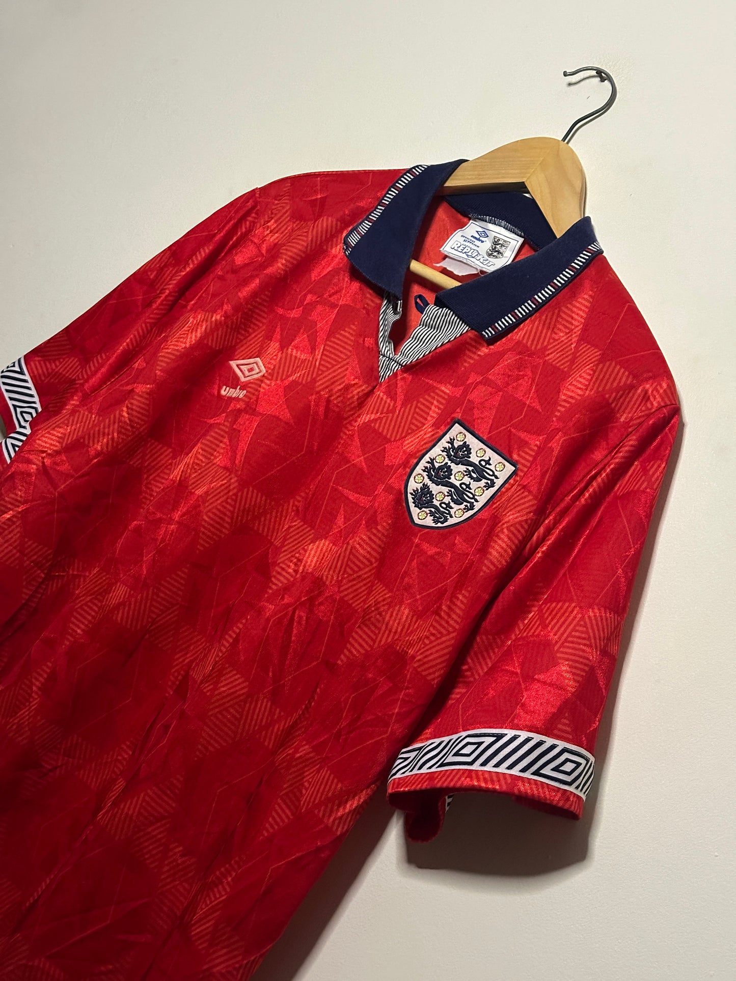 England 1990 away football shirt (XL)