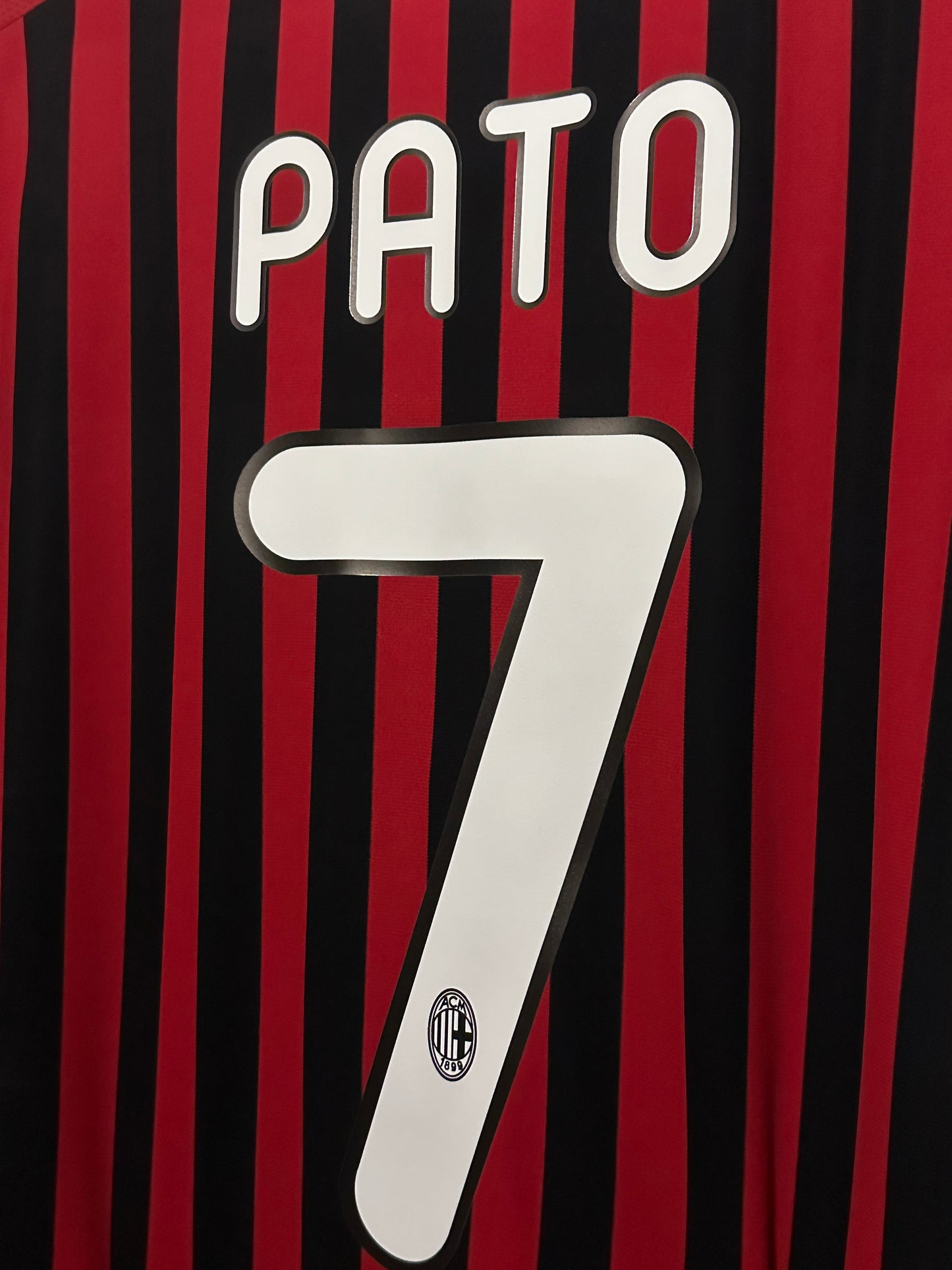 Alexandre Pato AC Milan 2011-12 home football shirt (XL)