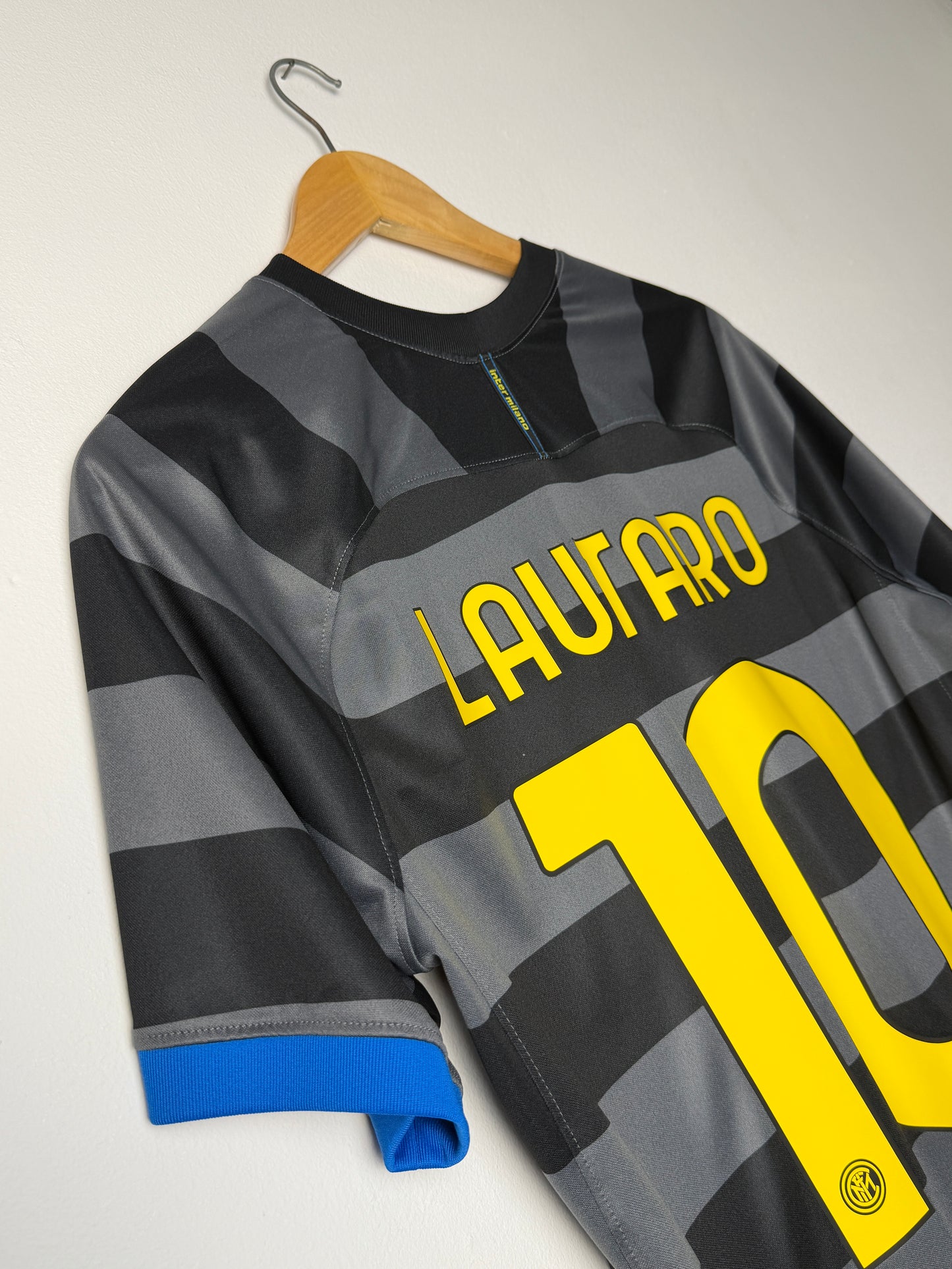 Lautaro Martinez Inter Milan 2020-21 third football shirt (M)