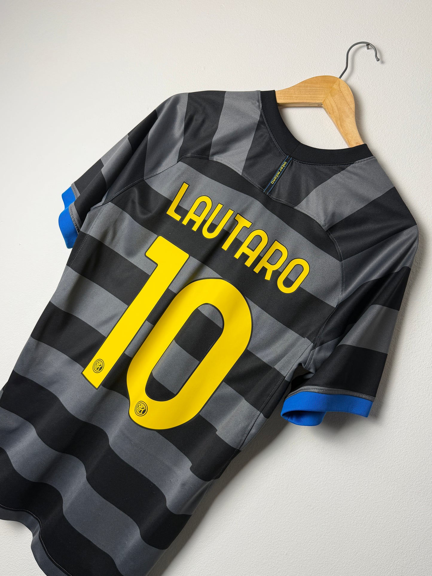 Lautaro Martinez Inter Milan 2020-21 third football shirt (M)