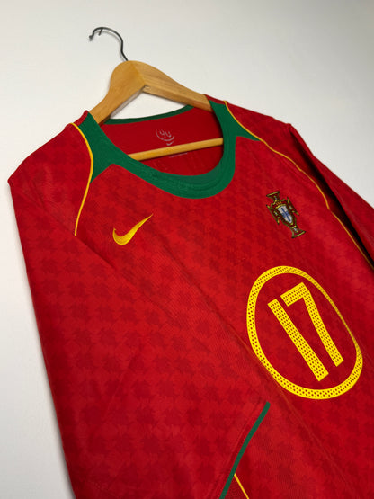 Cristiano Ronaldo Portugal 2004 home football shirt (L)