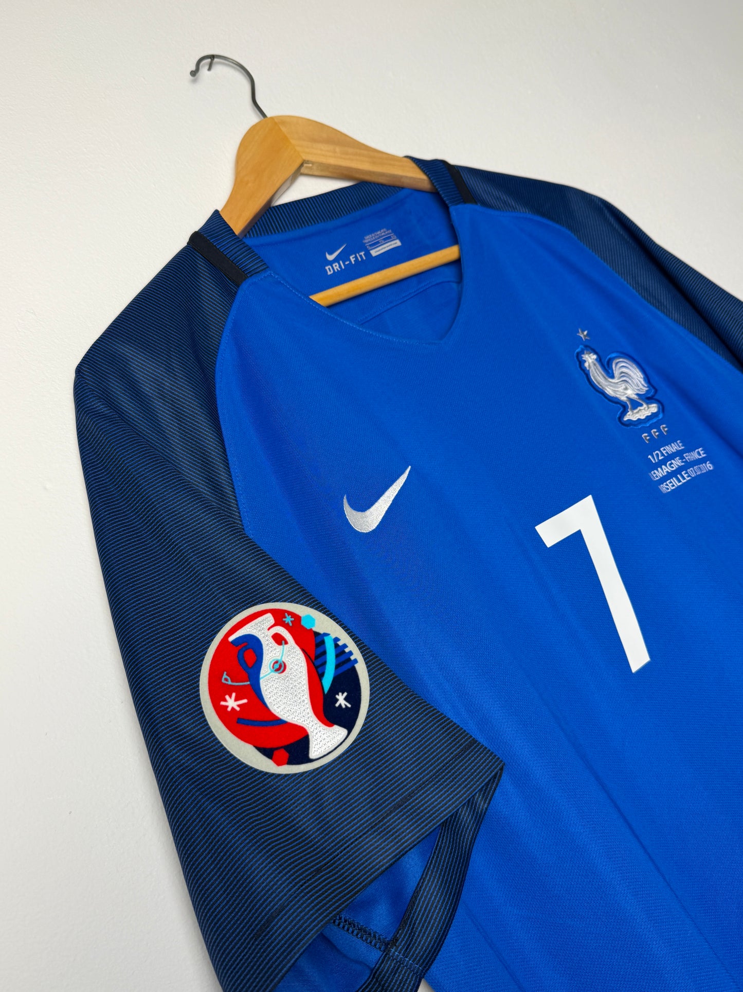 Antoine Griezmann France 2016 Euro home football shirt (XL)