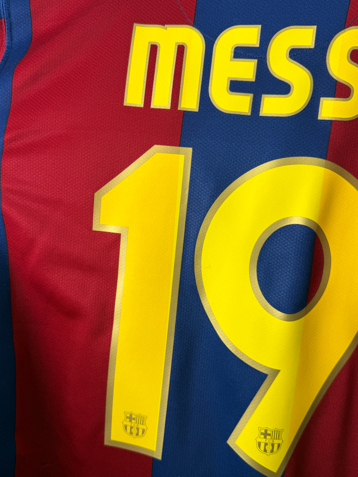 Lionel Messi FC Barcelona 2007-08 home football shirt (M)