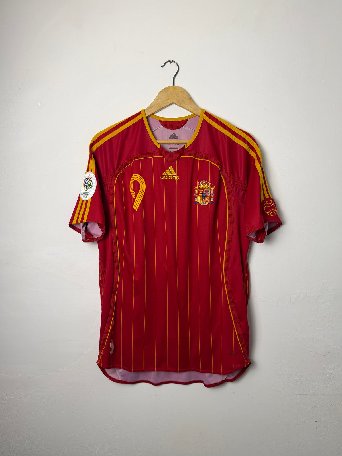 Fernando Torres Spain 2006 World Cup home football shirt (M)