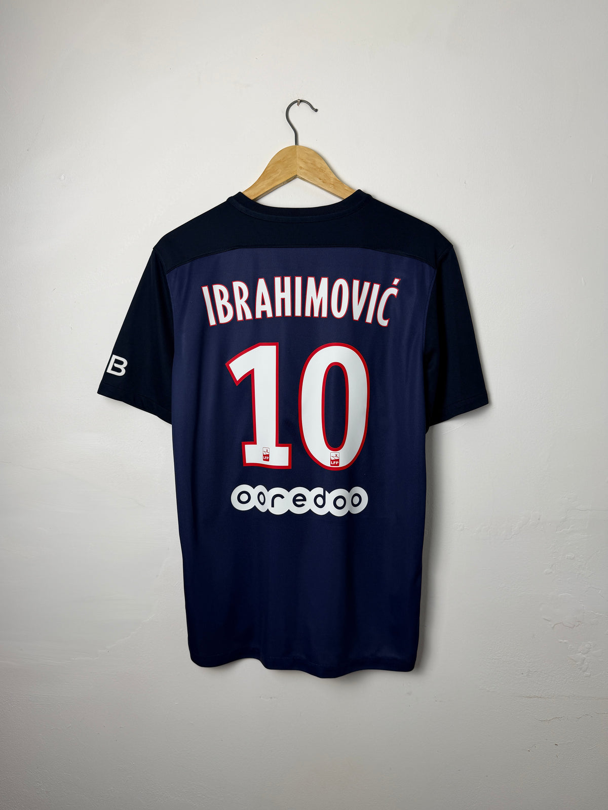 Zlatan Ibrahimovic PSG 2015-16 home football shirt (M)