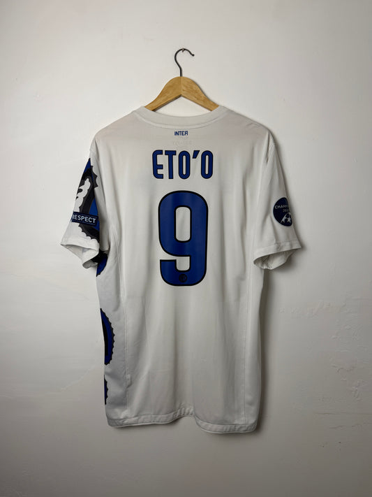 Samuel Eto'o Inter Milan 2010-11 away football shirt (L)