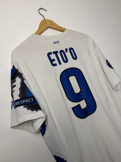 Samuel Eto'o Inter Milan 2010-11 away football shirt (L)