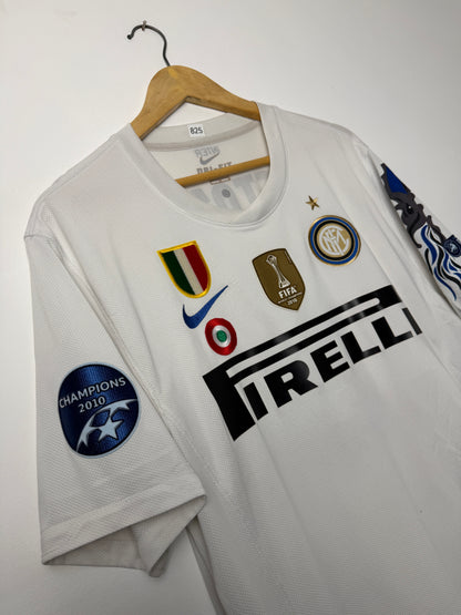 Samuel Eto'o Inter Milan 2010-11 away football shirt (L)