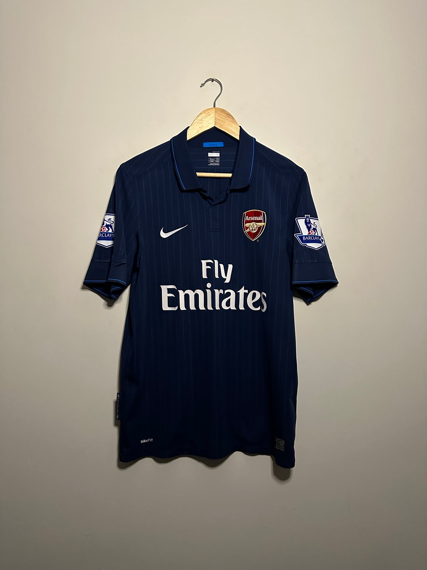 Theo Walcott Arsenal FC 2009-10 away football shirt (M)
