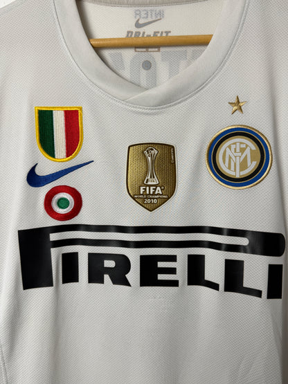 Samuel Eto'o Inter Milan 2010-11 away football shirt (L)