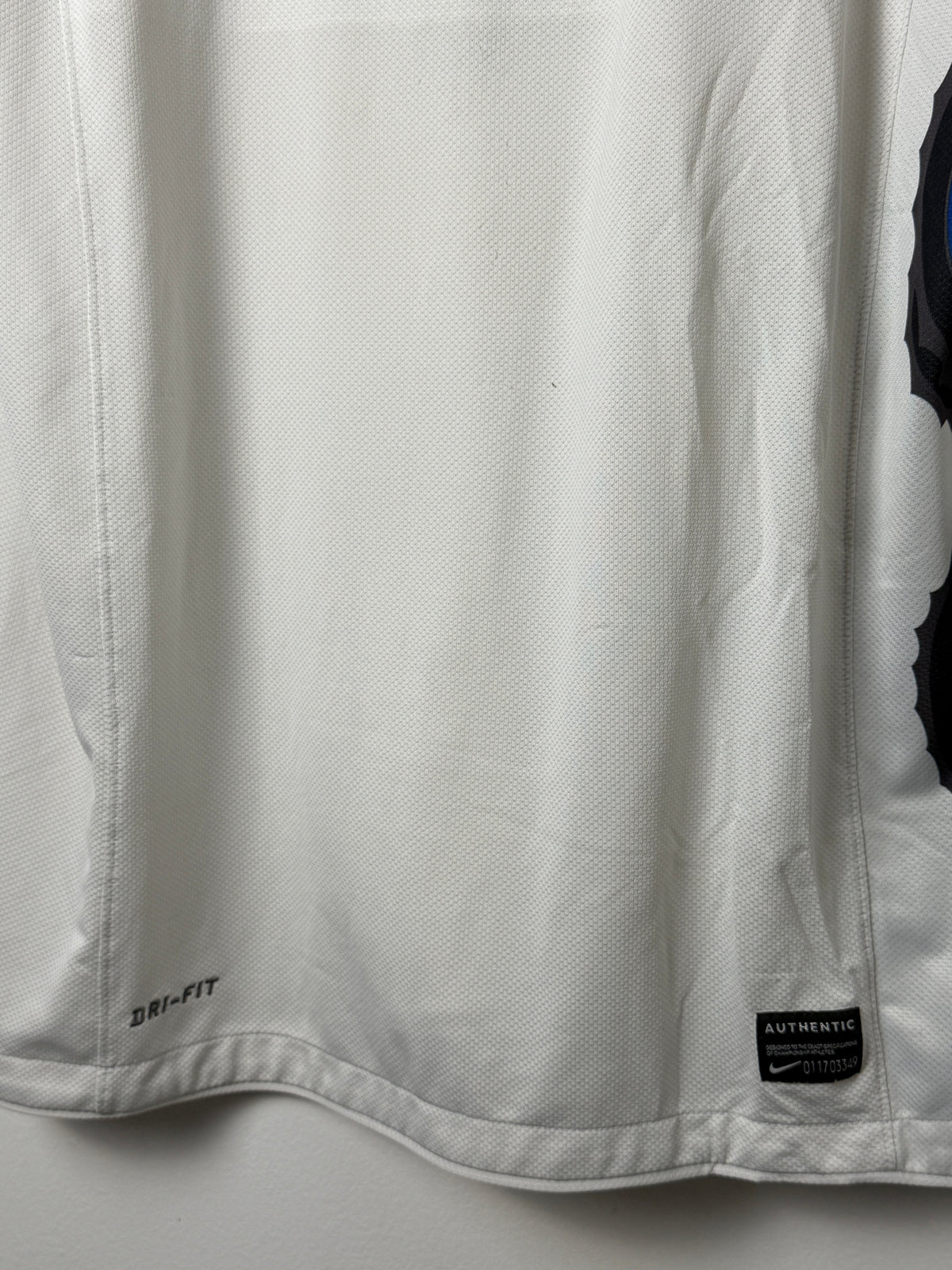 Samuel Eto'o Inter Milan 2010-11 away football shirt (L)