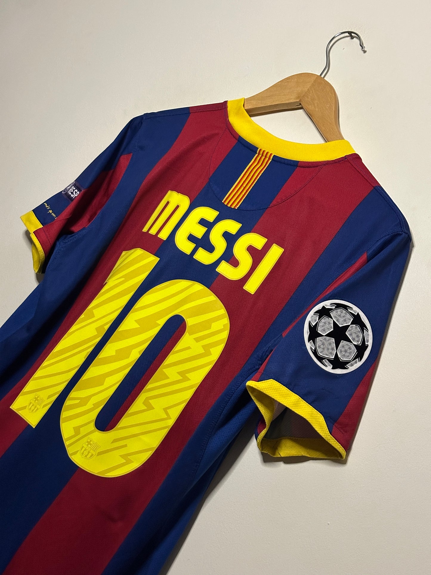 Lionel Messi FC Barcelona 2010-11 champions league final edition home football shirt (M)