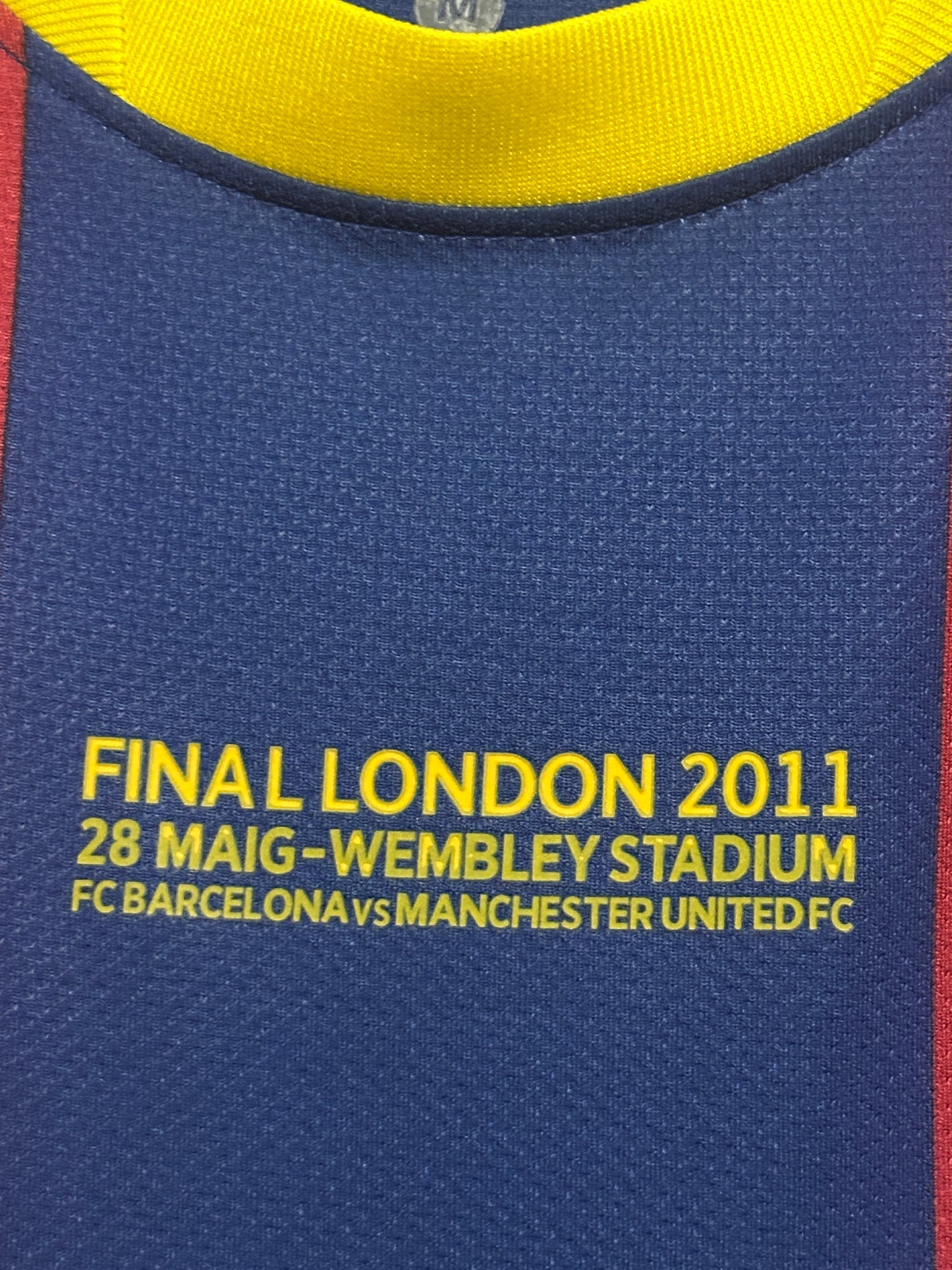 Lionel Messi FC Barcelona 2010-11 champions league final edition home football shirt (M)