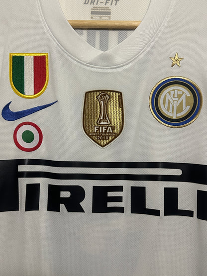 Samuel Eto'o Inter Milan 2010-11 away football shirt (M)