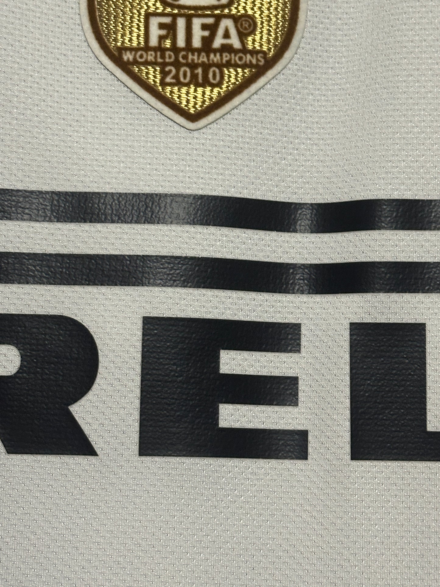 Samuel Eto'o Inter Milan 2010-11 away football shirt (M)