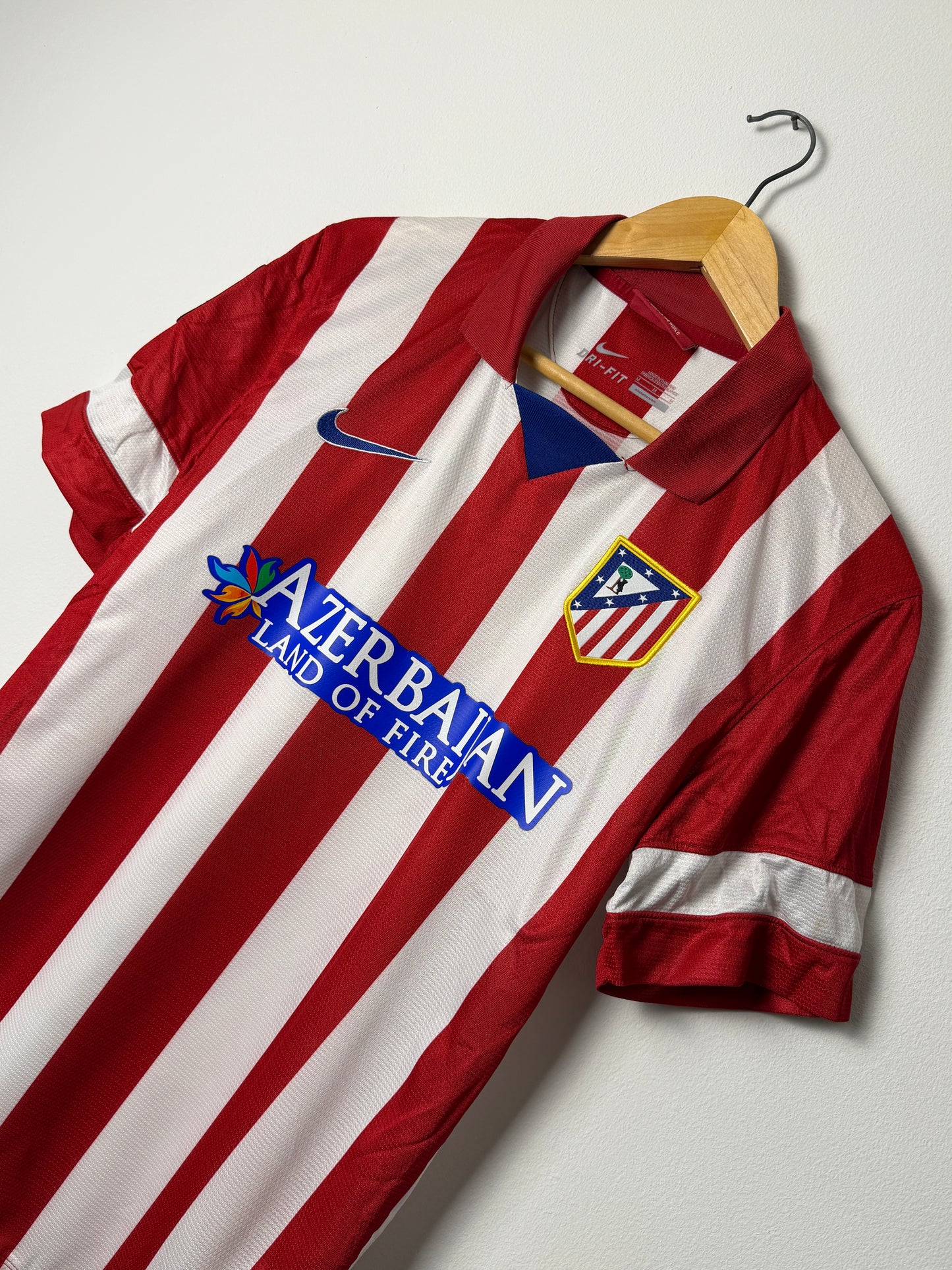 David Villa Atletico Madrid 2013-14 home football shirt (M)